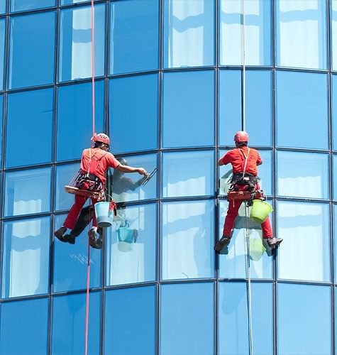 Мытье фасадов промальпинистами в Курганинске